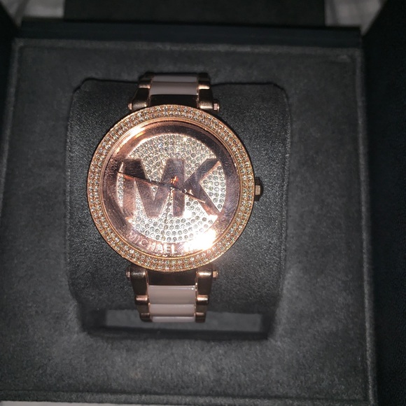 Michael Kors watch - Picture 1 of 2
